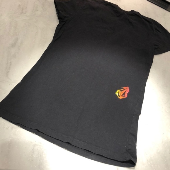 VOLCOM short sleeve tshirt. - Picture 4 of 5